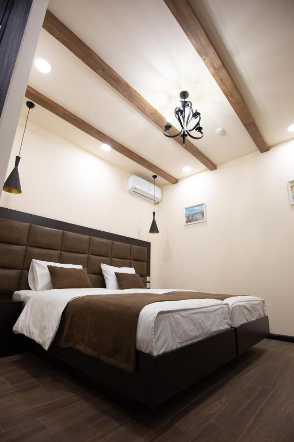 Boutique Living Hotel Erévan Extérieur photo