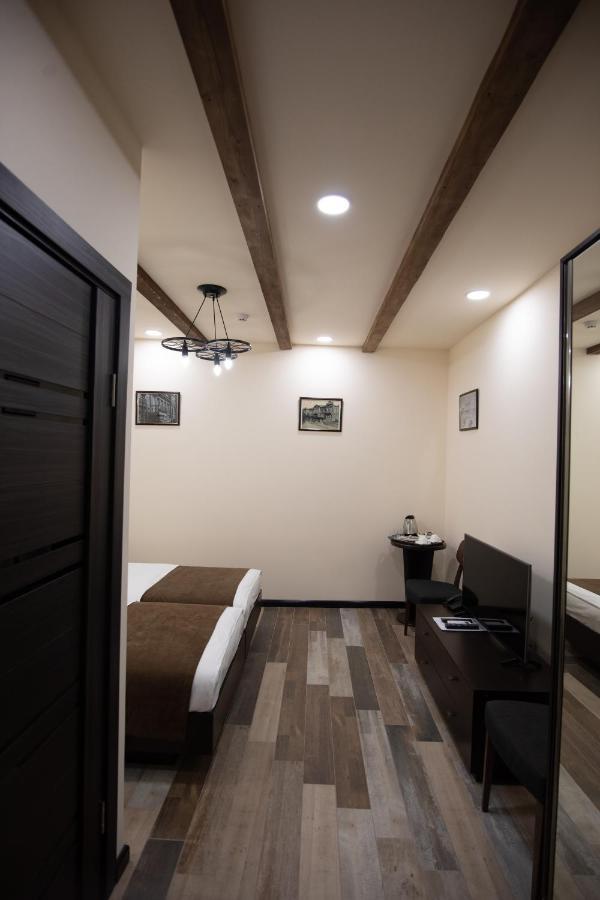 Boutique Living Hotel Erévan Extérieur photo