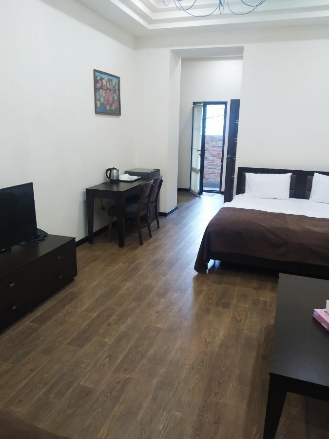 Boutique Living Hotel Erévan Extérieur photo