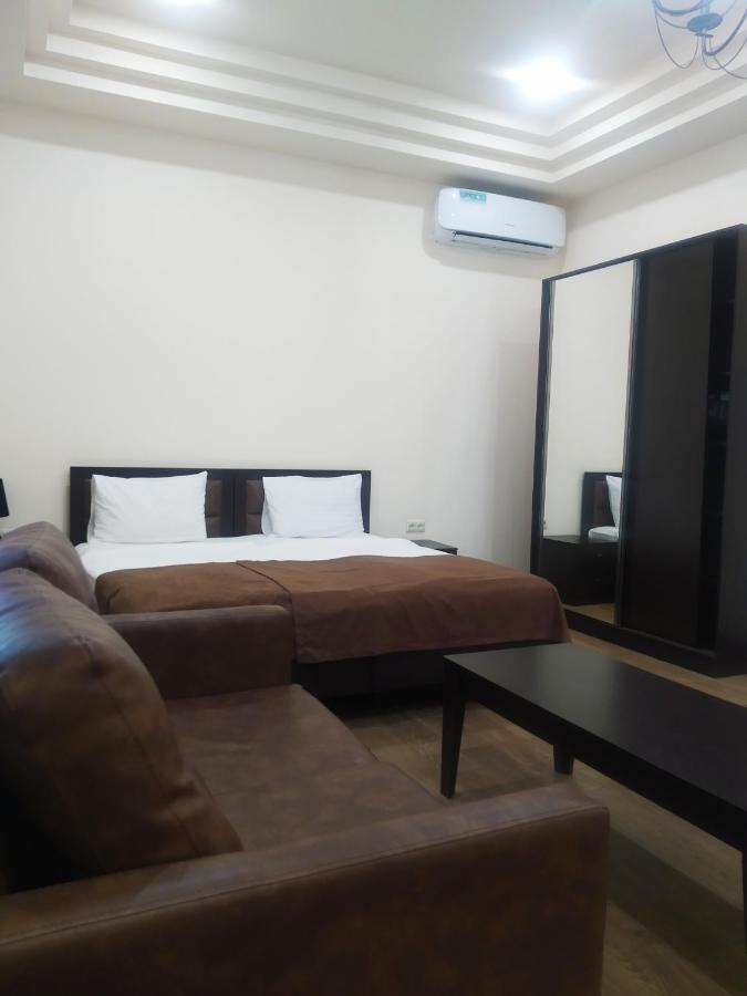 Boutique Living Hotel Erévan Extérieur photo