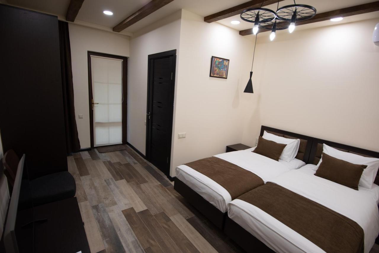 Boutique Living Hotel Erévan Extérieur photo